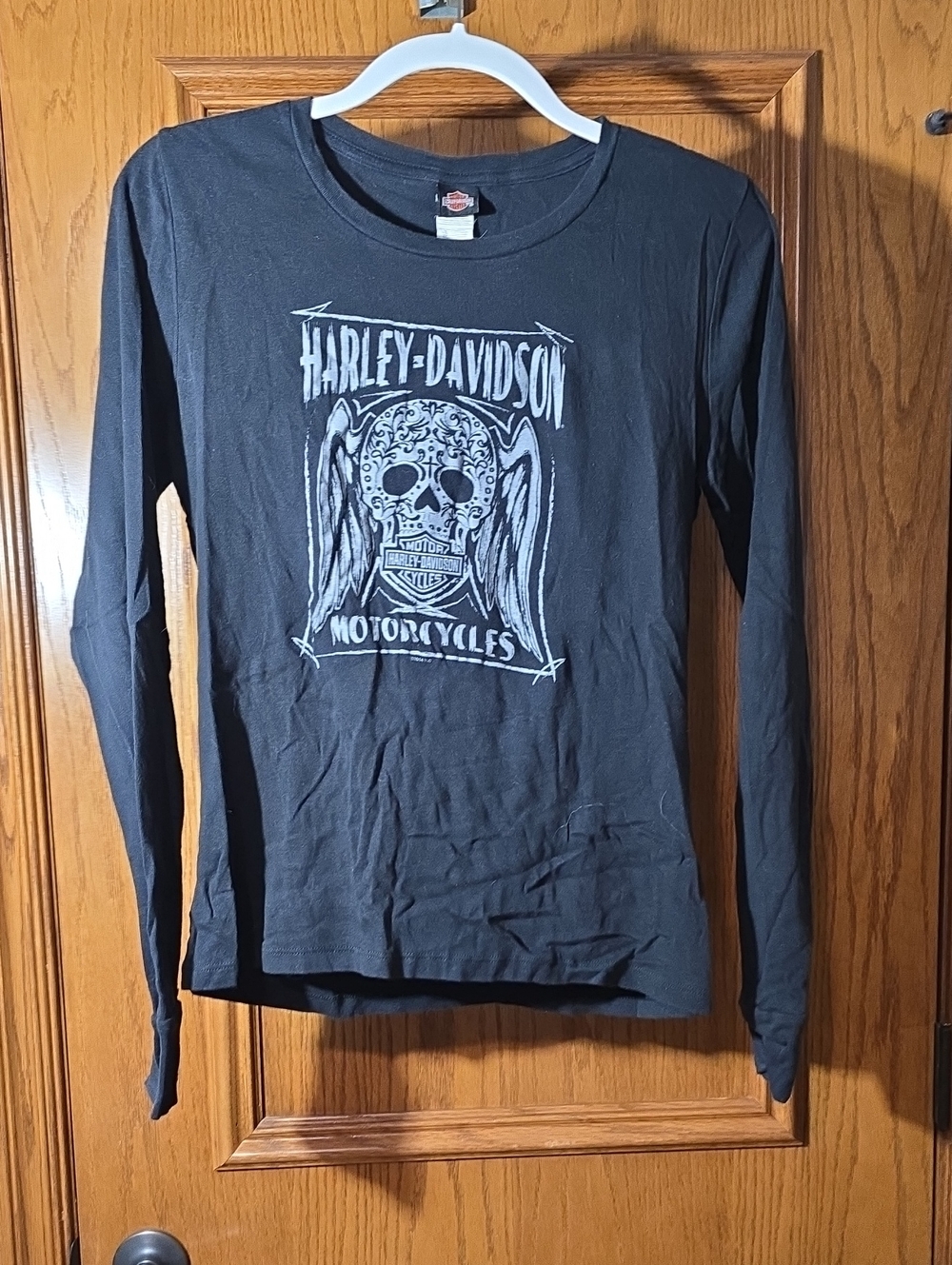 Harley-Davidson Black Womans Long-Sleeve Tee with Skull & Wings Graphic